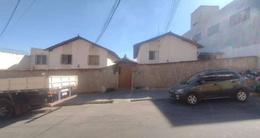 LINDA CASA GEMINADA 03 QUARTOS NO BAIRRO CARDOSO EM BELO HORIZONTE