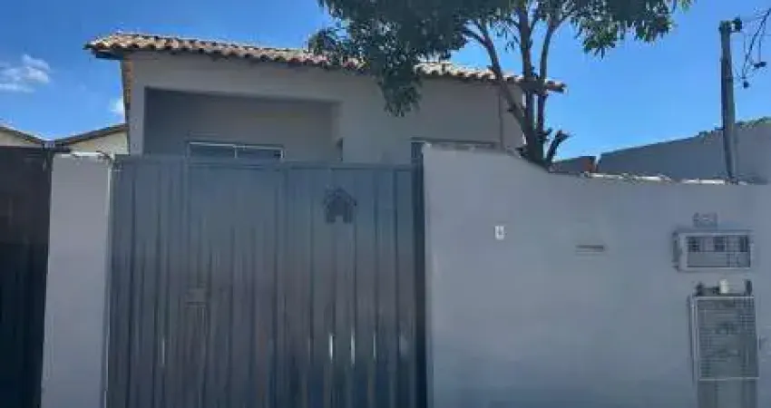 Linda casa geminada com entrada individual na melhor localizaa‡aƒo do bairro melo viana