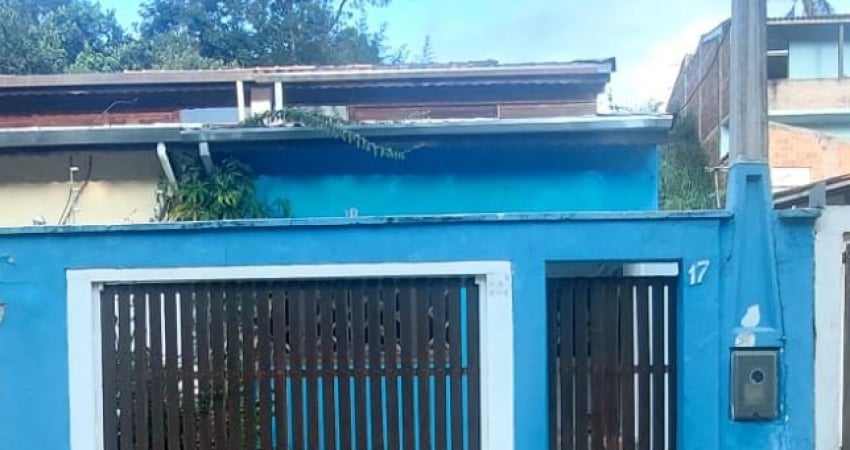 Linda casa à venda no bairro Cidade Jardim, em Mogi das Cruzes/SP.