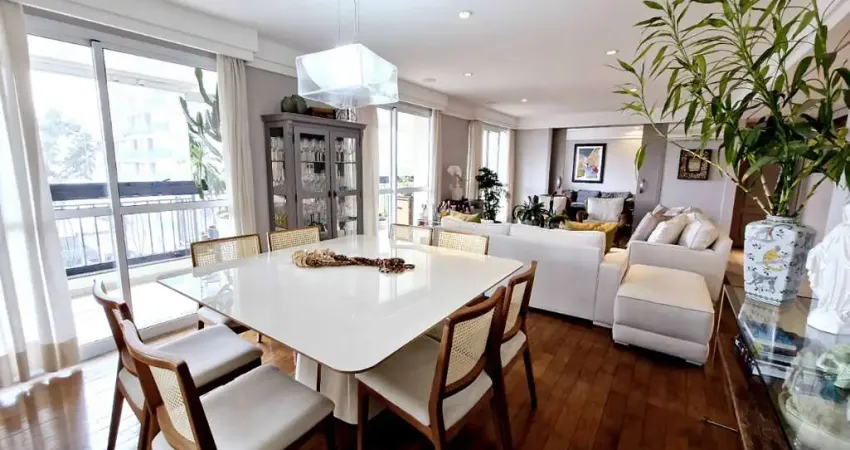 Funcional apartamento tipo para venda com 4 quartos, sendo 4 suítes, 250m²