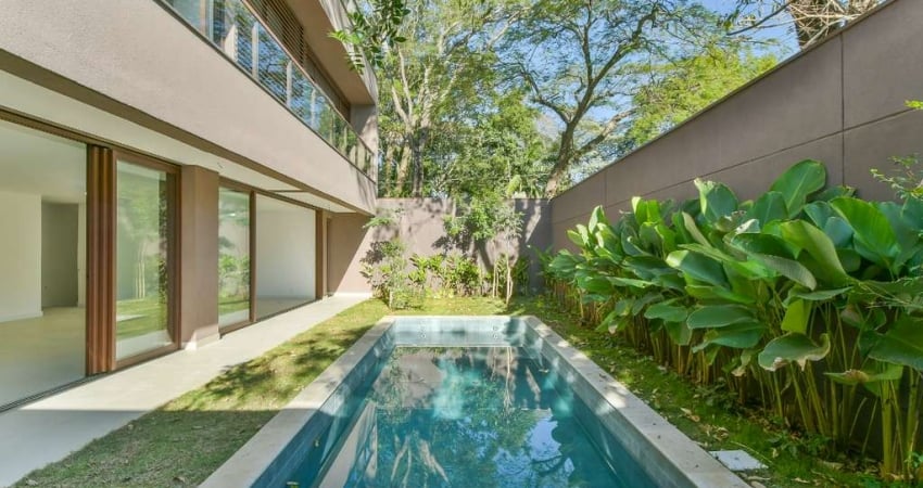 Casa no condomínio Condomínio Casa Flora Badra para venda em Santo Amaro com 4 quartos, sendo 4 suítes, 620m²
