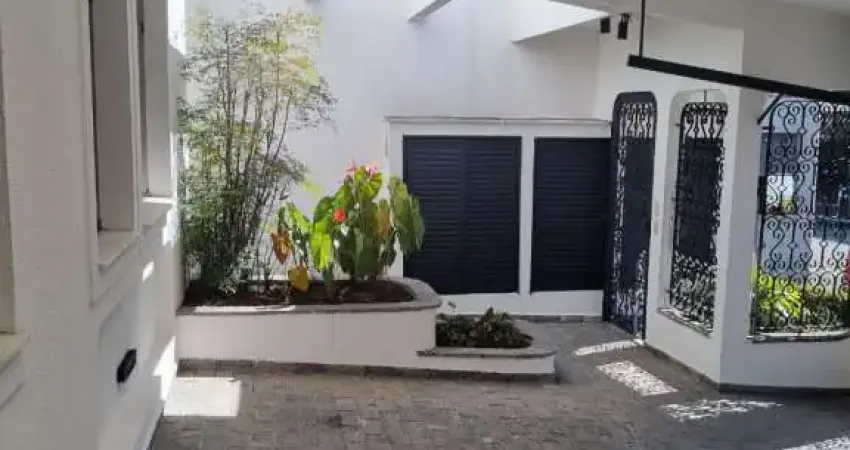 VENDO BELISSÍMA CASA DE DOIS PAVIMENTOS NO BAIRRO IPIRANGA - SP!