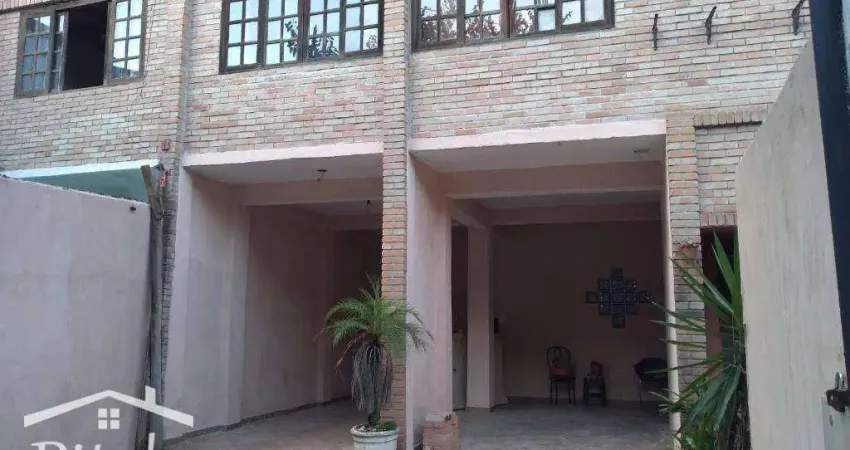 Sobrado com 4 dormitórios à venda, 270 m² por R$ 840.000,00 - Jardim Jussara - São Paulo/SP