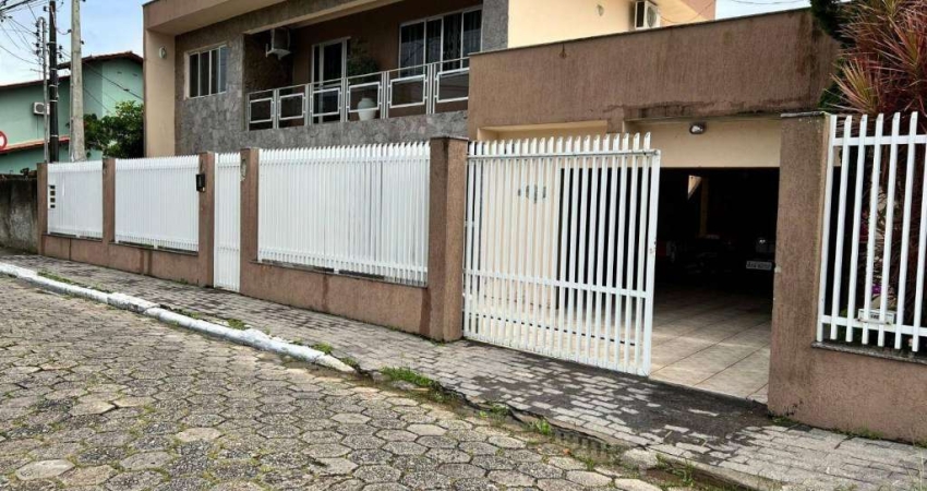 Sobrado 4 Dormitórios - Bairro São João - Itajaí-SC