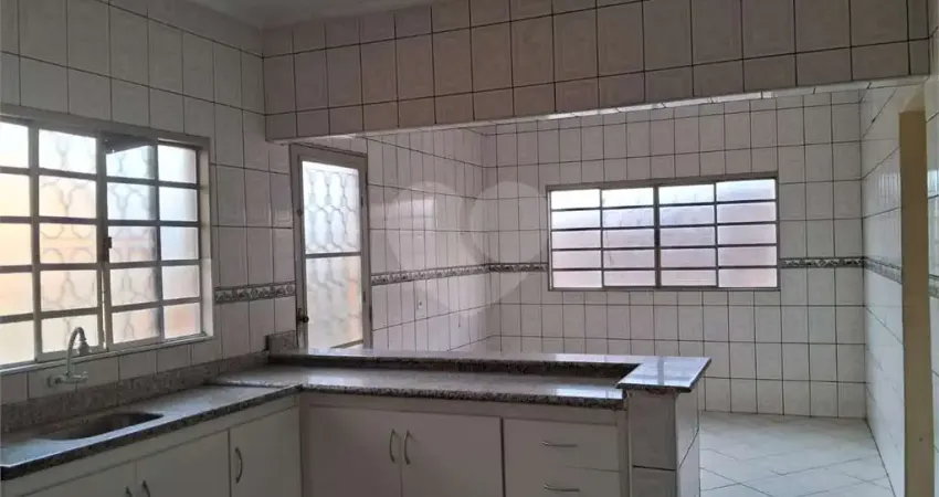 Casa térrea com 3 quartos à venda em Parque Ortolândia - SP
