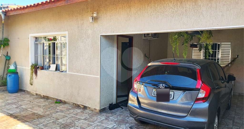 Casa com 4 quartos à venda em Jardim Amanda Ii - SP