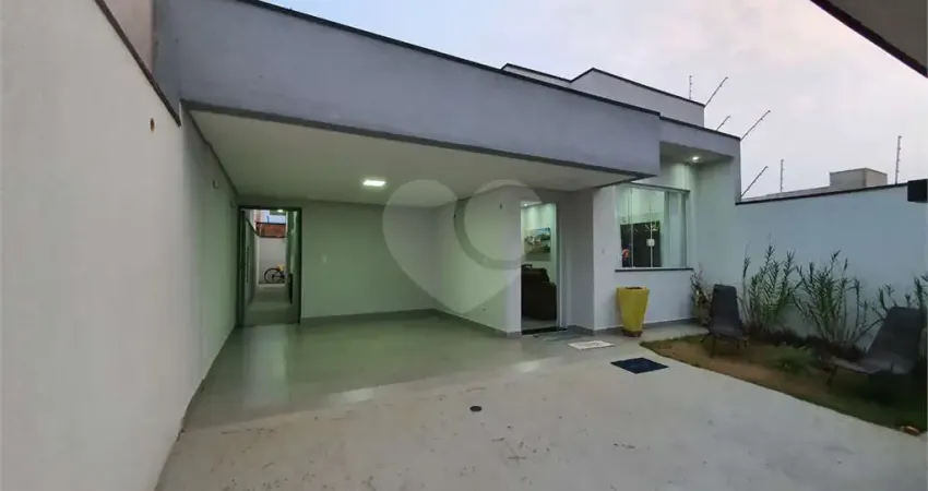Casa com 2 quartos à venda em Parque Bellaville - SP