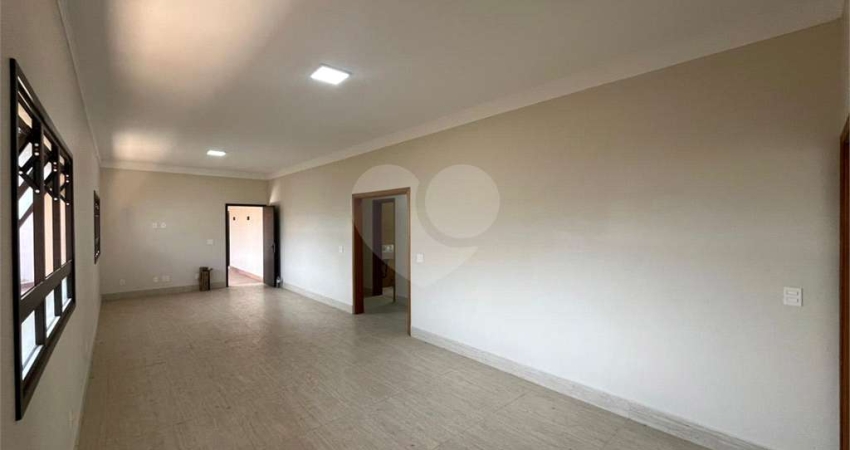 Casa com 3 quartos para locação em Jardim Bela Vista - SP