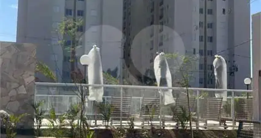 Apartamento com 2 quartos para locação em Parque Orestes Ôngaro - SP