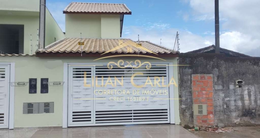 Sobrado NOVO à venda em Mongagua com PISCINA, 2 dorm, 1 suíte por APENAS R$ 495 mil!