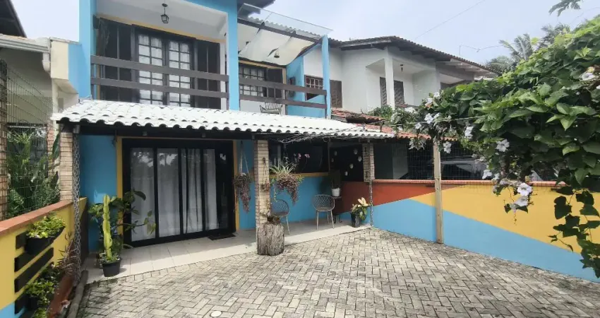 Sobrado PÉ NA AREIA para Venda no bairro BAMERINDUS,  localizado na cidade de Itapoá/SC.
