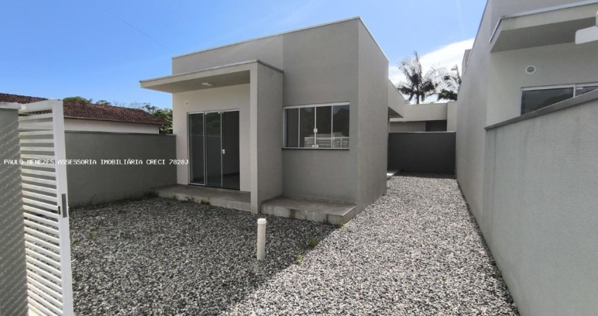 Casas Novas para Venda no Balneário ITAMAR, localizadas na cidade de Itapoá/SC.