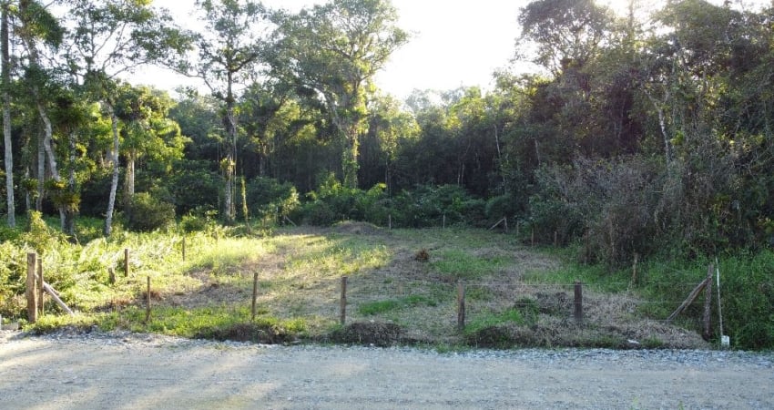 Terreno Limpo e Cercado para Venda no Balneário RAINHA DO MAR, localizado na cidade de Itapoá/SC.
