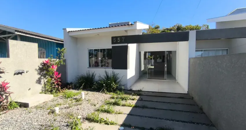 Casa nova com amplo terreno para venda no balneário parque, localizado na cidade de itapoá / sc.