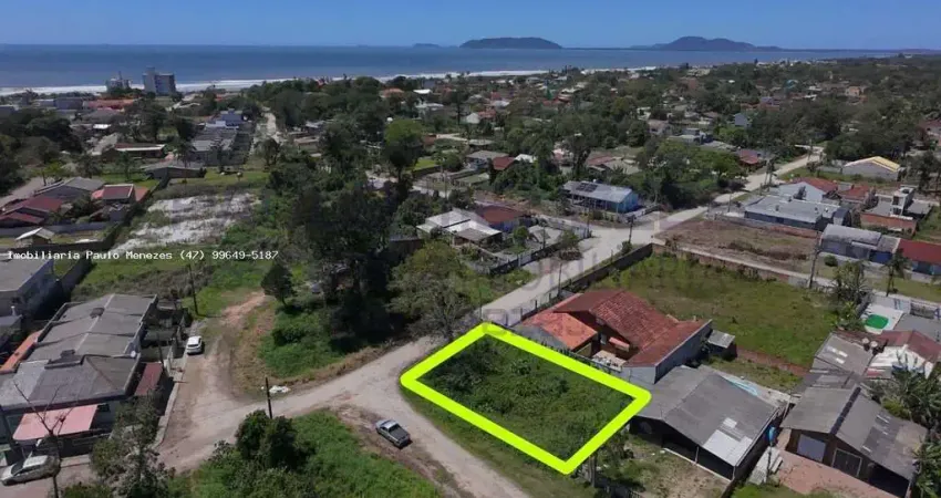 Amplo Terreno de Esquina para Venda no Balneário PRAIA DAS PALMEIRAS, localizado na cidade de Itapoá / SC.