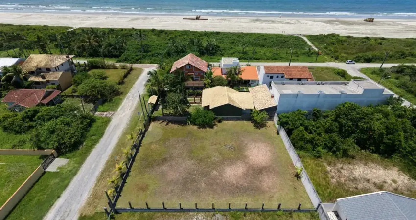 Terrenos Limpos Aterrados e Murados, 1ª QUADRA DO MAR, Praia das Palmeiras, Itapoá-SC.