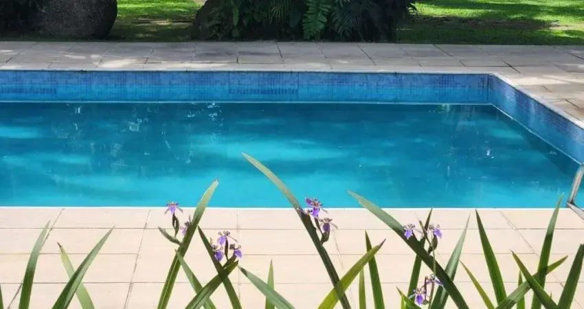 Apartamento à venda em Paraty-RJ: 2 quartos, 1 sala, 1 banheiro, 1 vaga de garagem, 63m² no bairro Caborê!