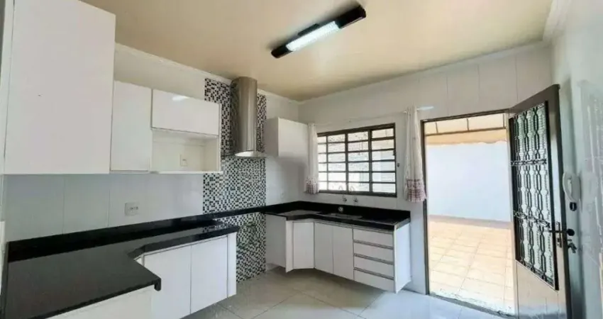 Casa com 2 dormitórios à venda, 170 m² por R$ 320.000 - Chácara Nunes - Jaú/SP