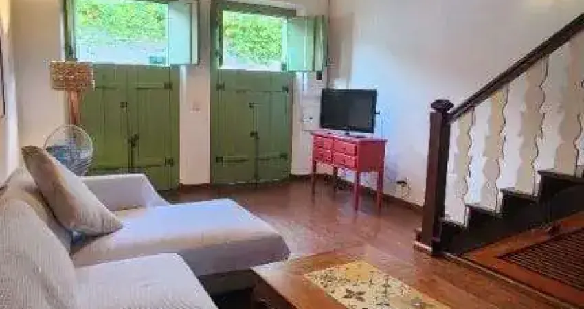 Lindíssima casa no Centro Histórico de Paraty-RJ: 3 quartos, 3 suítes, 112m² de área - Imperdível!