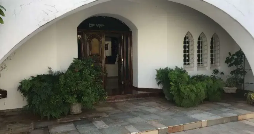 Casa à venda e locação 4 Quartos, 2 Suites, 3 Vagas, 581.9M², Centro, Jaú - SP