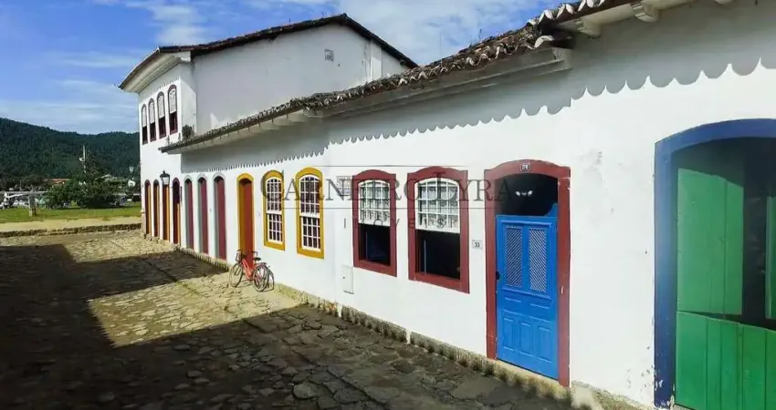 Oportunidade única: casa no centro histórico de paraty-rj com 2 quartos, 1 suíte, 2 salas, 2 banheiros e 187m² de área!