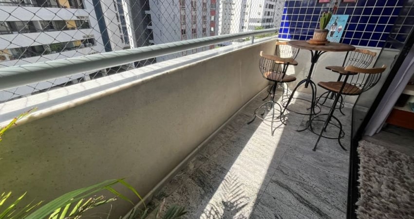A OPORTUNIDADE DE MORAR BEM PERTINHO DA PRAIA E NO LOCAL MAIS ARBORIZADO E RESIDENCIAL DE BOA VIAGEM.  A PRATICIDADE DE FAZER TUDO À PÉ, POIS NAS ADJACÊNCIAS VOCÊ ENCONTRA VÁRIOS COLÉGIOS, CURSOS DE I