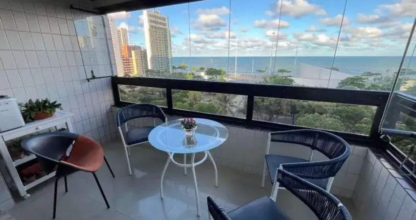 Amplo apartamento com linda vista definida do mar, nascente