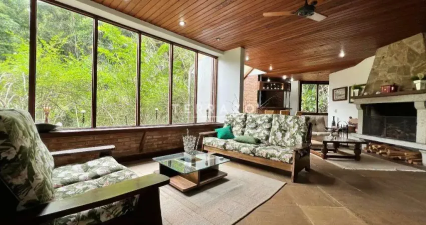 Casa em condomínio à venda, 5 quartos, 5 suítes, 2 vagas, albuquerque - teresópolis/rj