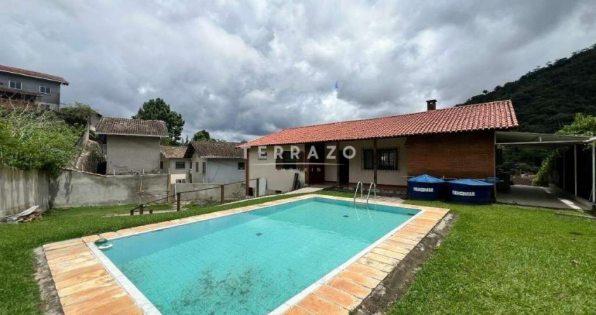 Casa à venda, 4 quartos, 2 suítes, 2 vagas, Jardim Meudon - Teresópolis/RJ