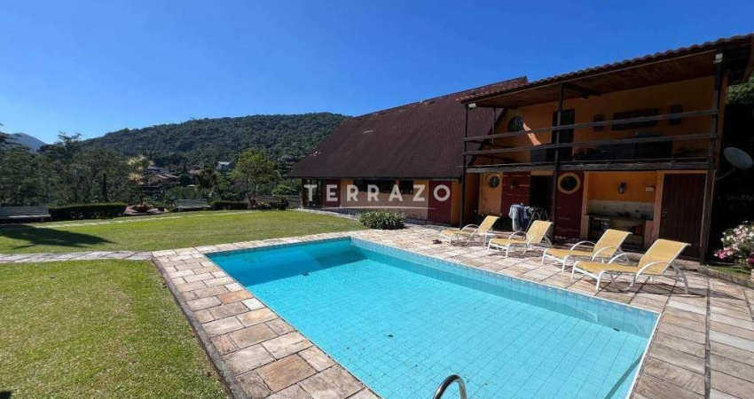 Casa em Condomínio à venda, 5 quartos, 2 suítes, 3 vagas, Comary - Teresópolis/RJ