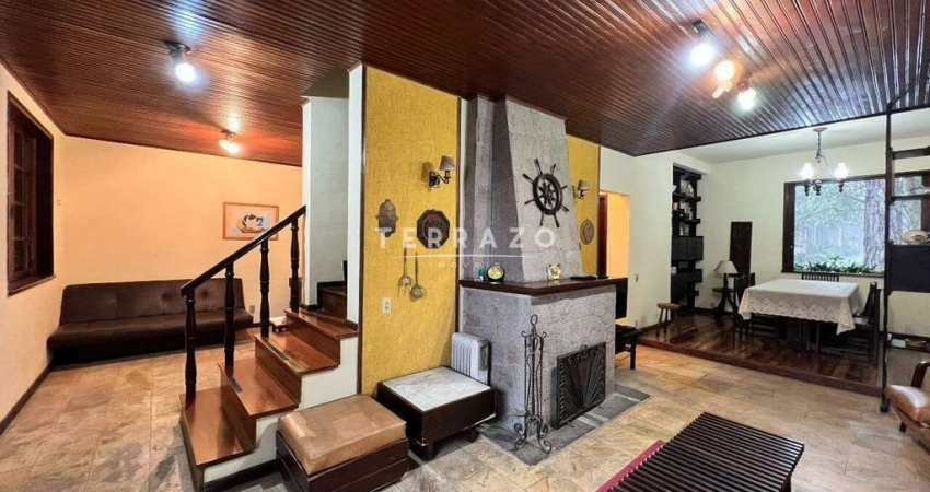 Casa em Condomínio à venda, 4 quartos, 1 suíte, 3 vagas, Alto - Teresópolis/RJ