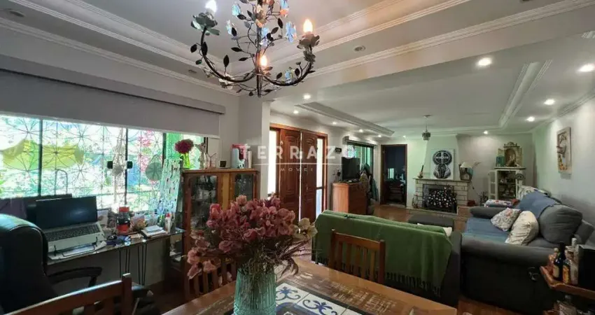Casa à venda, 4 quartos, 2 suítes, 2 vagas, Comary - Teresópolis/RJ
