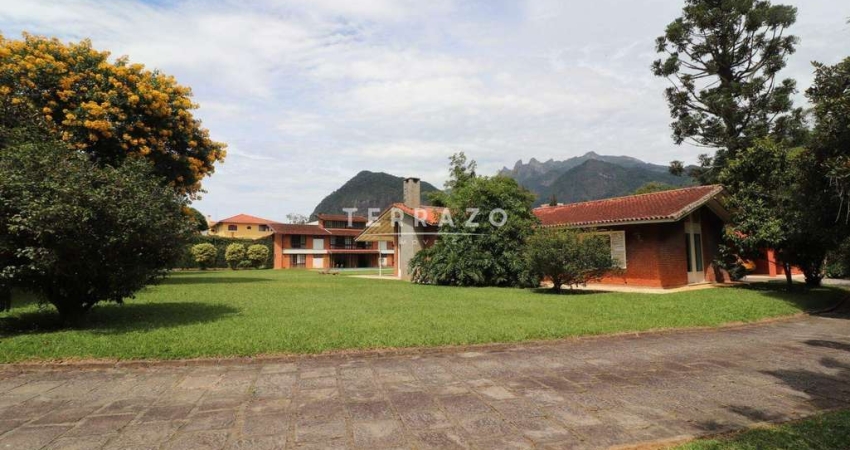 Casa à venda, 9 quartos, 7 suítes, 7 vagas, Alto - Teresópolis/RJ