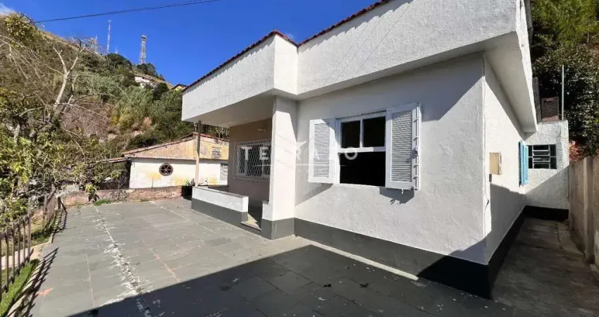 Casa à venda, 2 quartos, Vale do Paraíso - Teresópolis/RJ