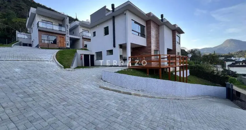 Casa à venda, 3 quartos, 1 suíte, 1 vaga, deck de 35 m², golfe - teresópolis/rj