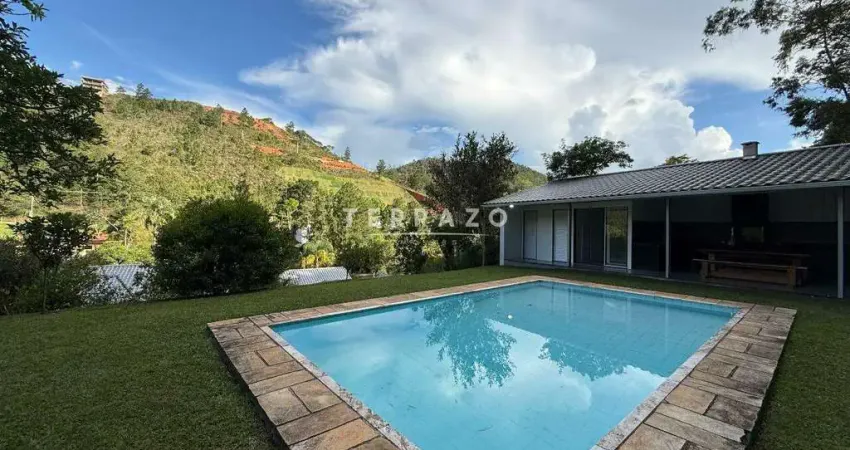 Casa à venda, 4 quartos, 2 suítes, 4 vagas, Albuquerque - Teresópolis/RJ