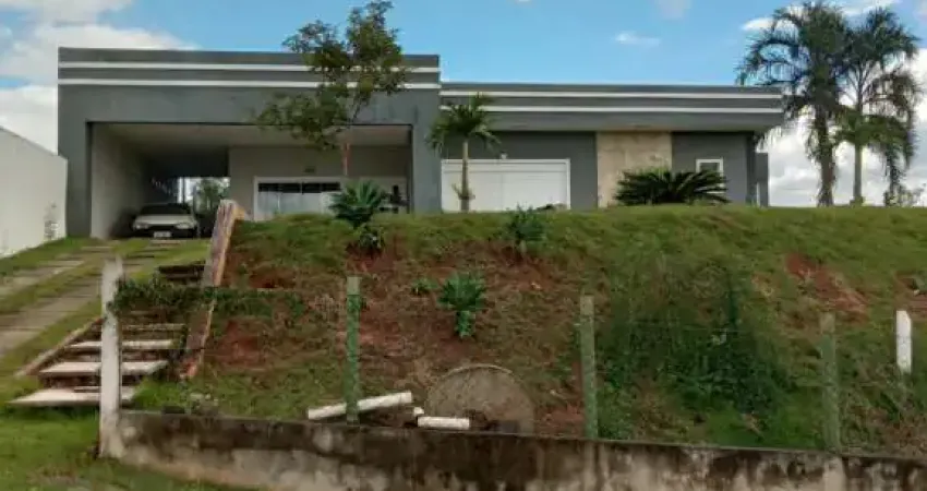 Seu Novo Lar: Casa Charmosa à Venda no Condomínio Lago Dourado