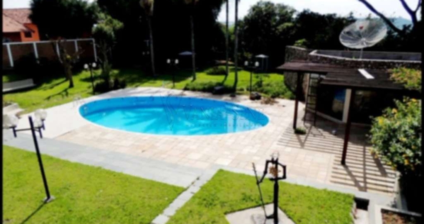 Excelente sobrado no Quinta das Flores, Altissimo Padrão, com piscina, 4 quartos, venha conferir!!.