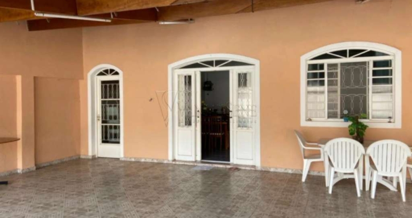 Casa + edicula nos fundos, no bairro Monte Castelo, terreno inteiro!!!