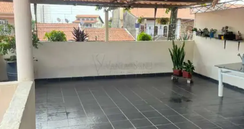 Casa Espaçosa com 2 Edículas à Venda ? Conforto e Potencial!