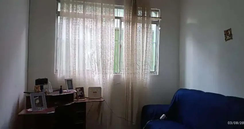 Oportunidade imperdível: casa com edícula para seu conforto!