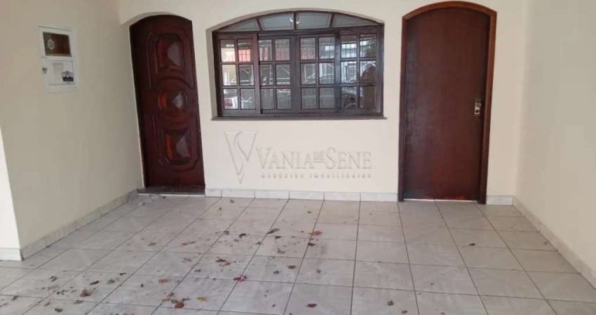 Casa Comercial com Edícula para Locação: Oportunidade Perfeita para Seu Negócio!