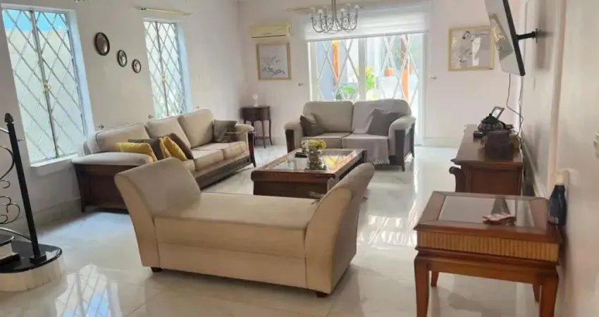 Sobrado à Venda no Jardim Apolo II - 360m² de Terreno e 290m² de Construção em SJC!
