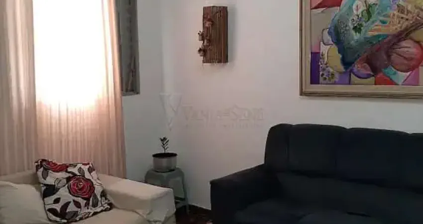 Excelente casa de terreno inteiro em Av no Bosque dos Eucaliptos!!!