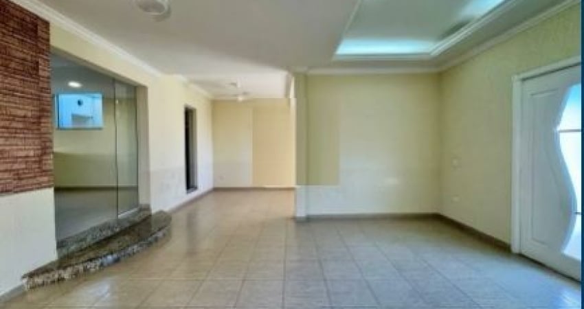 Casa de Condomínio com 4 Quartos e 5 banheiros para Alugar, 300 m² por R$ 6.000/Mês