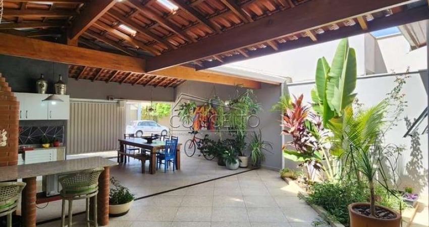 Casa térrea à venda no Residencial Gaivotas com 150 m² | 3 dormitórios, sendo 1 suíte e 3 vagas de garagem.
