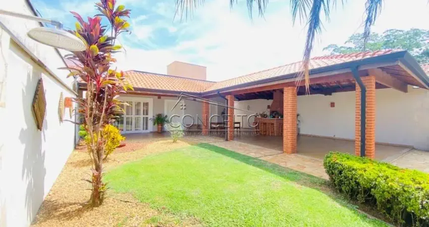 Casa térrea à venda no bairro Nova Piracicaba com 220 m² | 3 dormitórios, sendo 1 suíte master e 9 vagas de garagem.