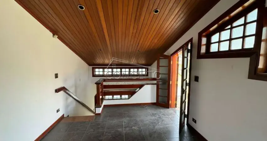 Casa para locação ou venda no bairro Higienópolis com 490m² | 3 suítes, amplo salão no térreo e 4 vagas de garagem.