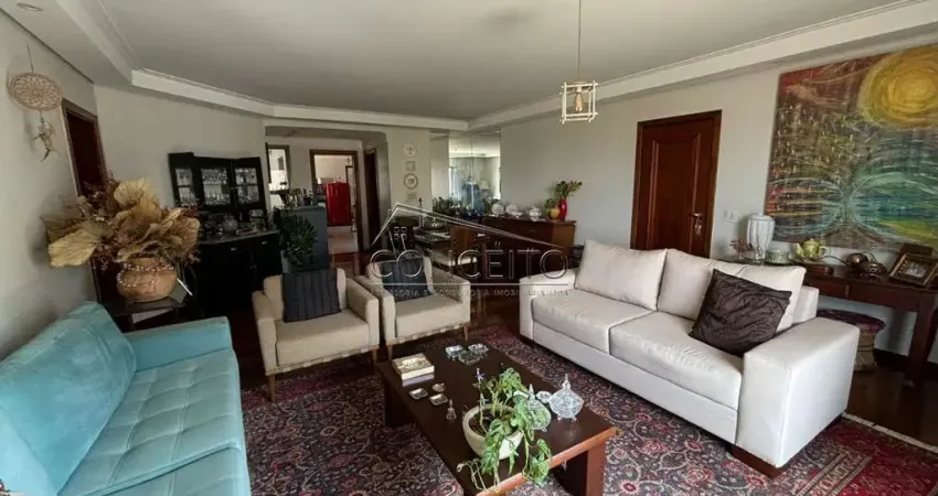 Apartamento à venda no Edifício São Conrado com 167m² | 2 dormitórios sendo 1 suíte master e 2 vagas de garagem.