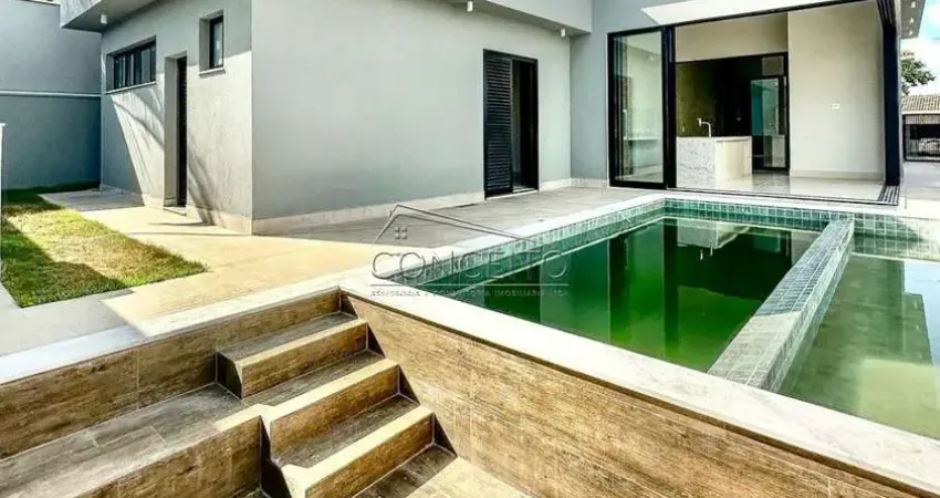 Casa térrea à venda no Residencial Damha com 234 m² | 3 suítes com portas balcão e 4 vagas de garagem, sendo 2 cobertas.